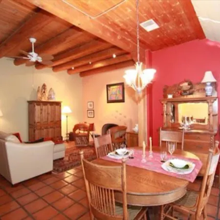 2 Bedroom - 10 Min. Walk To Plaza - Felicidad *