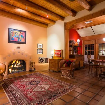 2 Bedroom - 10 Min. Walk To Plaza - Felicidad Apartment *